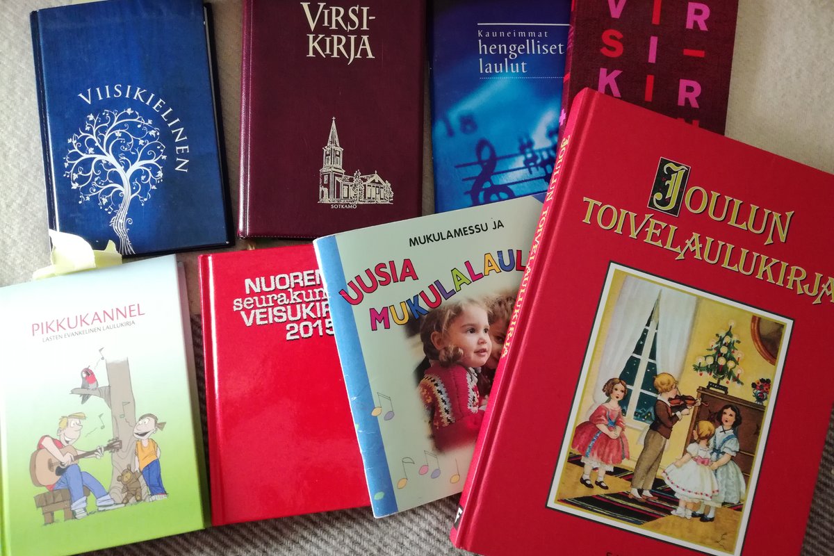 Laulukirjoja rivissä